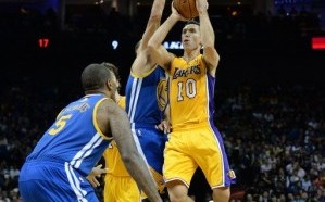 nba中各个位置是如何站的，nba各个位置站位